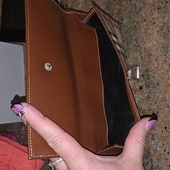 Burberry Long Snap Wallet - Picture 5 of 7